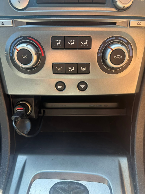 BA/BF Ford Falcon Wireless Phone Charger - USB