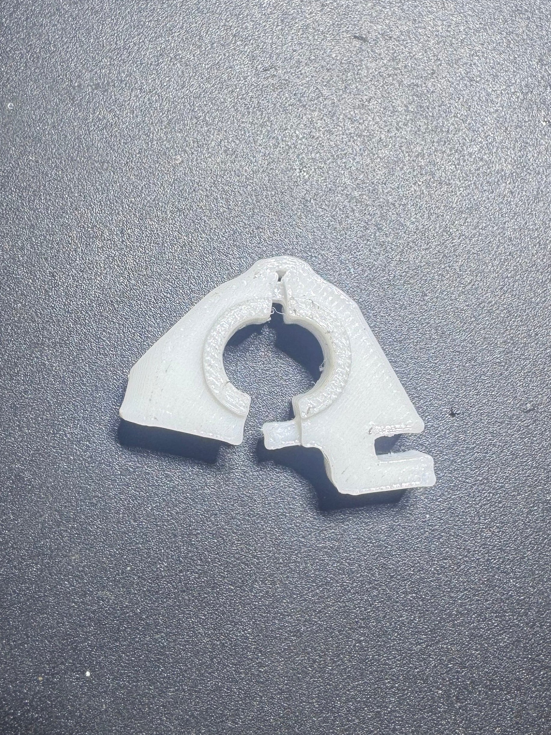 Ford Falcon Ute BA/BF/FG/FGX Seat Recliner Lever Clip Replacement (Pair)