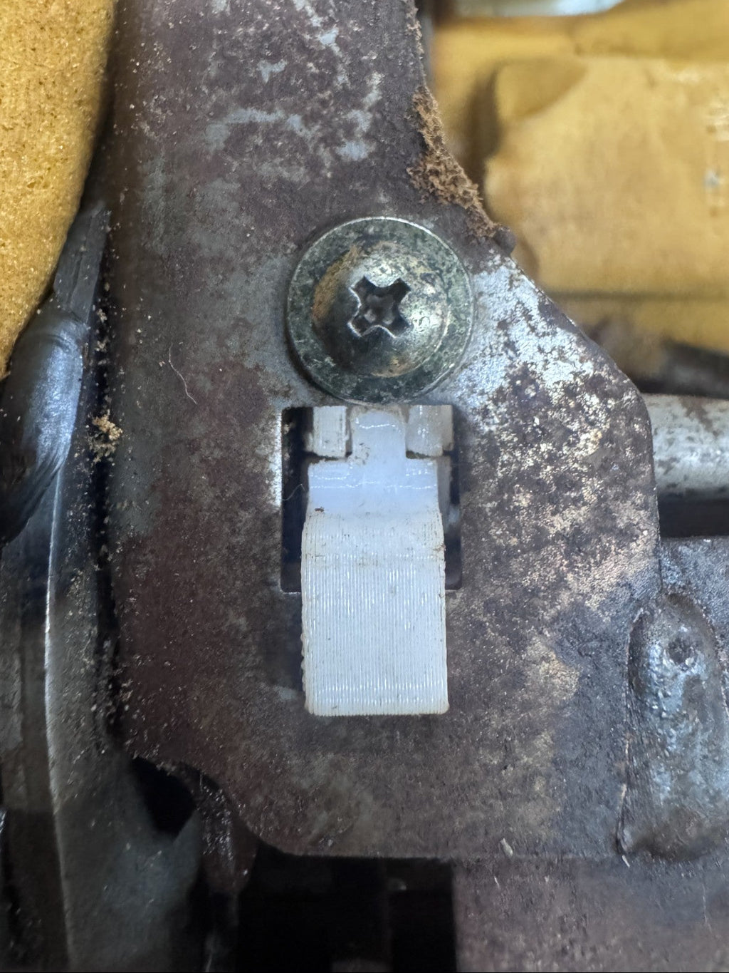 Ford Falcon Ute BA/BF/FG/FGX Seat Recliner Lever Clip Replacement (Pair)